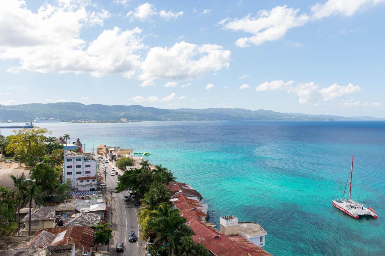 Beach Condos -Montego Bay Club Beach Resort Exteriör bild