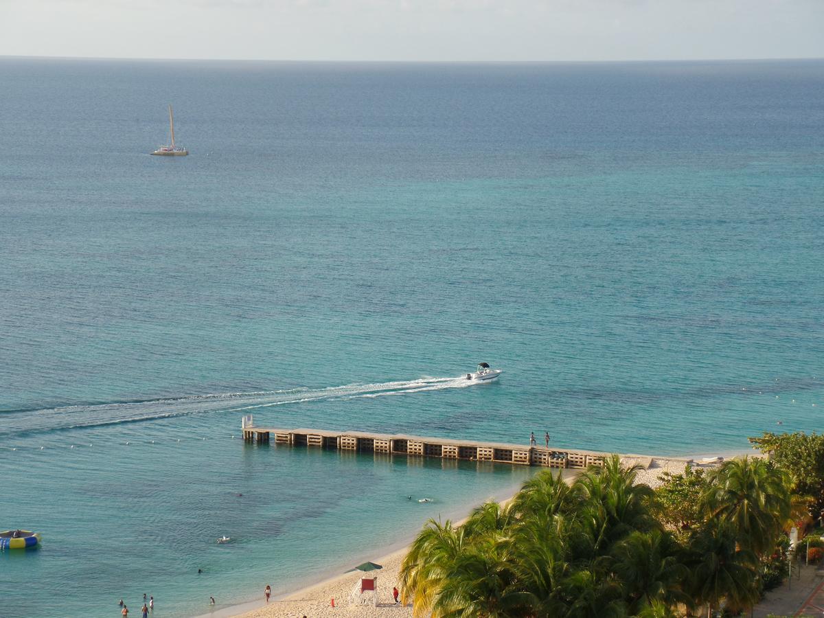 Beach Condos -Montego Bay Club Beach Resort Exteriör bild