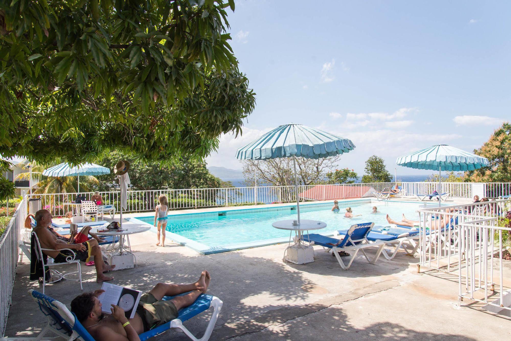Beach Condos -Montego Bay Club Beach Resort Exteriör bild